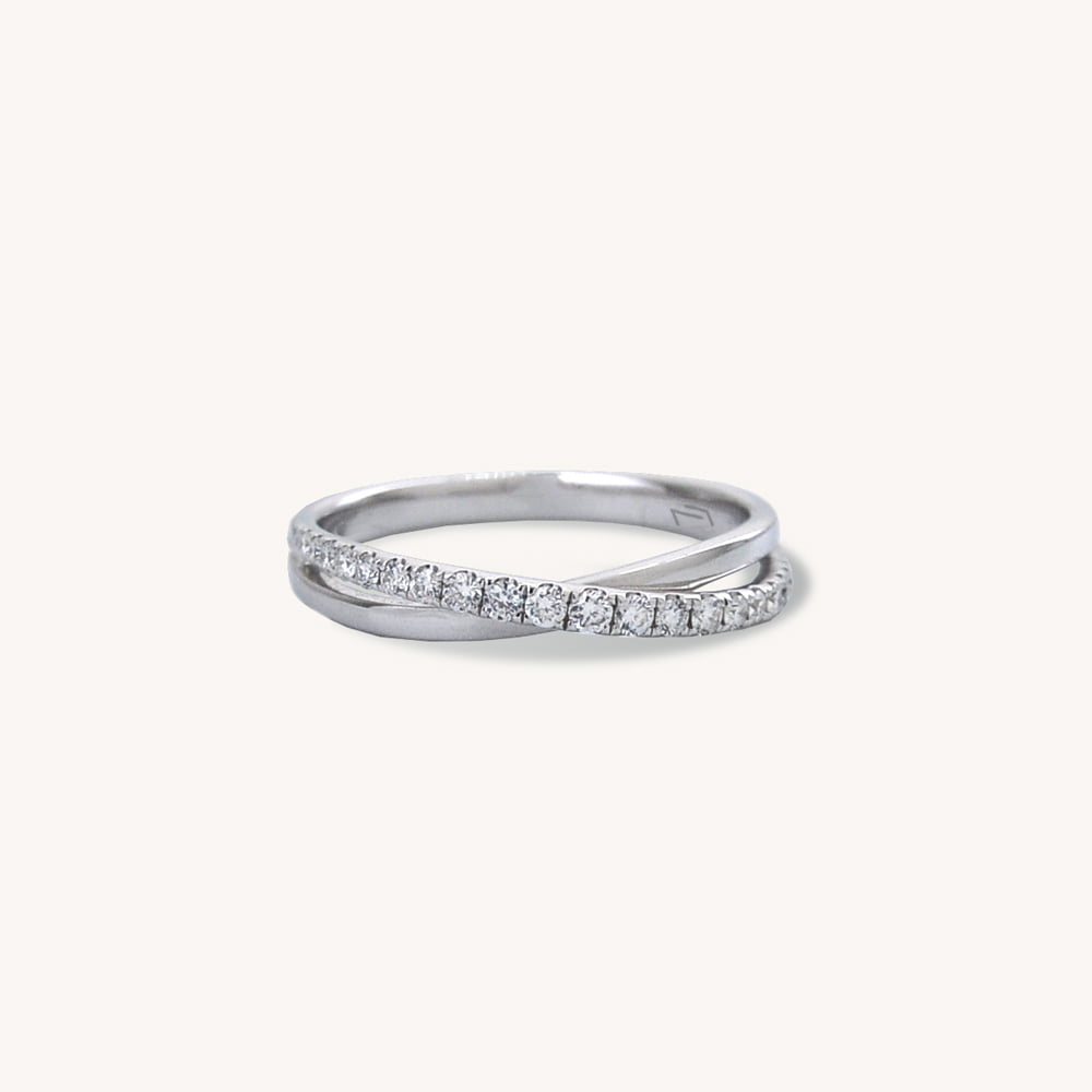 Union Intertwined Diamond Band