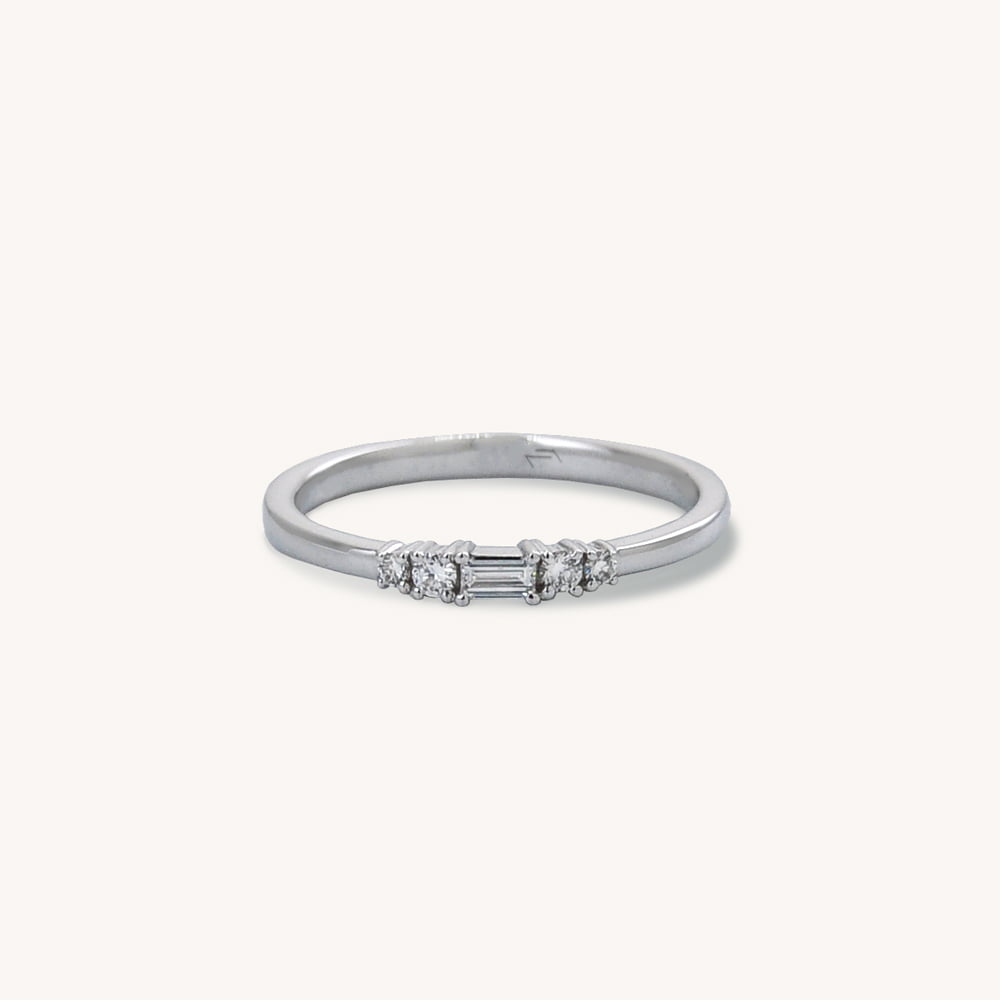 5-Diamond Baguette Round Band